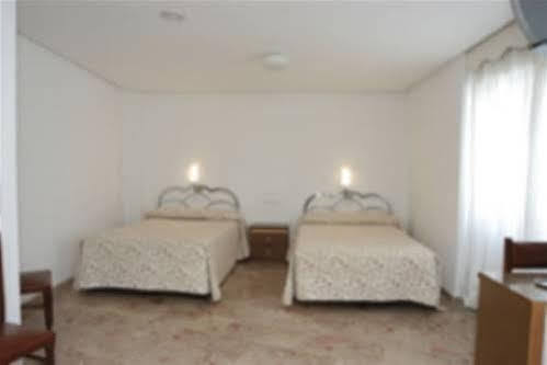 Hostal Aragon Teruel Eksteriør bilde